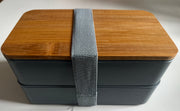 Lunchbox zweistöckig mit Holzdeckel und Reisebesteck